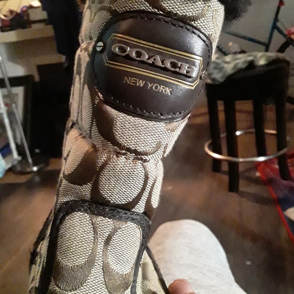 Coach Winter Boots - Picture 3 of 4